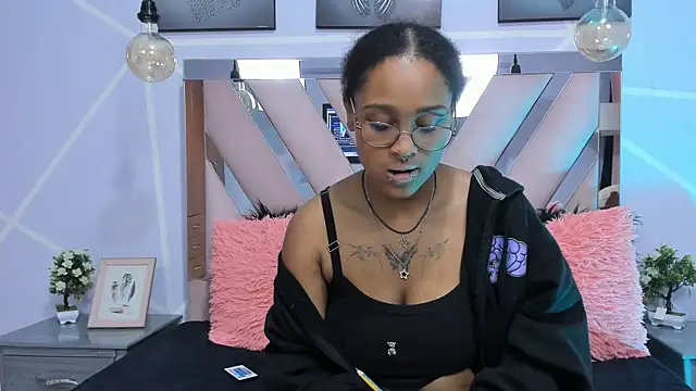 Elith noa online show from February 12, 1:41 am