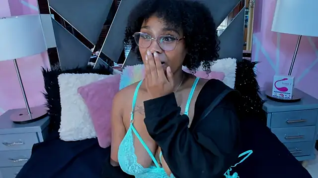 Elith noa online show from March 9, 12:31 pm