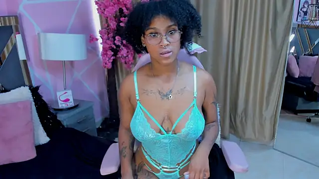 Elith noa online show from March 9, 3:38 pm