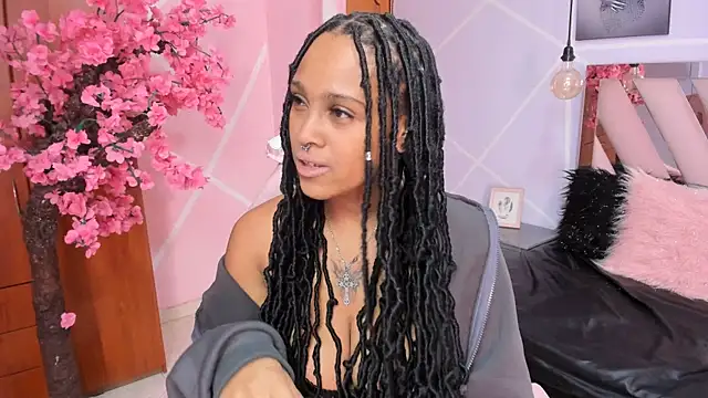 Elith noa online show from September 17, 7:26 pm