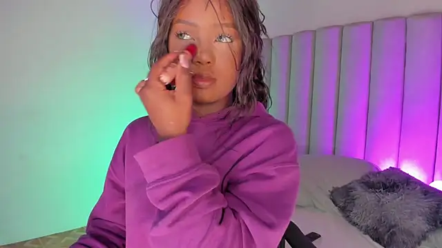 briannajackson  online show from February 15, 3:28 pm