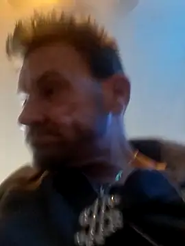 Snapshot of gettinit2wice chatting on December 4, 11:02 pm gettinit2wice online show from December 4, 11:02 pm