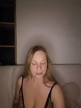 Snapshot of katiestevens chatting on September 28, 9:09 pm katiestevens online show from September 28, 9:09 pm