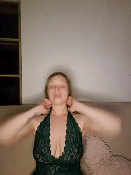 Snapshot of katiestevens chatting on October 4, 8:40 pm katiestevens online show from October 4, 8:40 pm