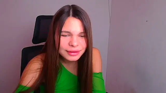 Snapshot of Hanna_Way chatting on December 11, 12:34 pm Hanna Way online show from December 11, 12:34 pm