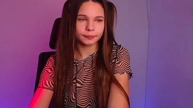 Snapshot of Hanna_Way chatting on February 1, 10:05 am Hanna Way online show from February 1, 10:05 am