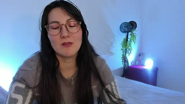 Elle Lee  online show from January 6, 1:09 am