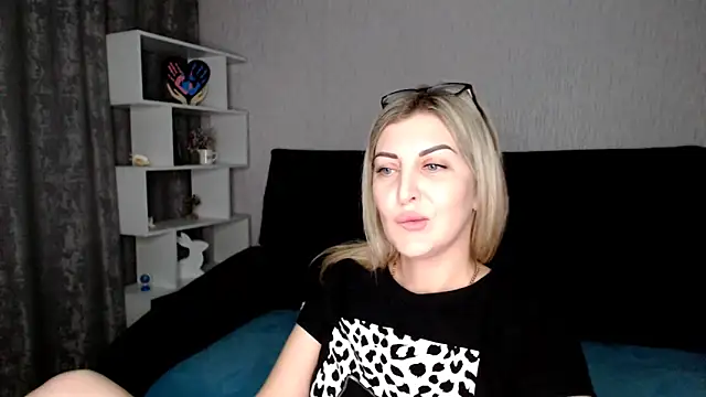 Amelia Harper online show from December 9, 3:11 pm