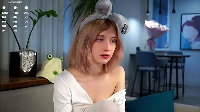 EdlinHargus online show from February 13, 4:54 am