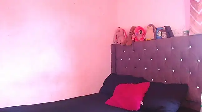 stefanny hot03 online show from February 8, 9:25 pm