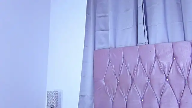 Ashley piinkk  online show from February 10, 11:04 am