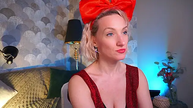 Snapshot of UmaTruewoman chatting on December 3, 9:00 am UmaTruewoman online show from December 3, 9:00 am