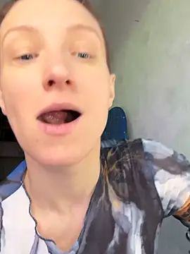 Snapshot of UmaTruewoman chatting on November 12, 7:09 am UmaTruewoman online show from November 12, 7:09 am