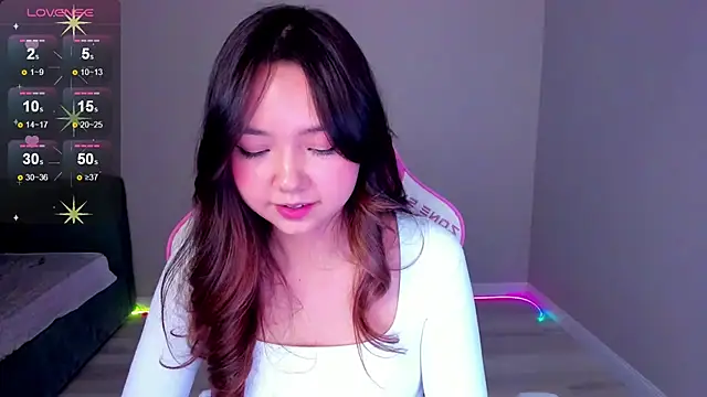 Fluffy Rose online show from November 8, 1:33 pm