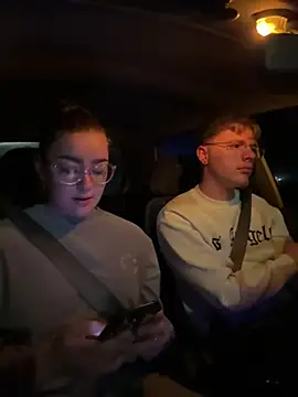 xX HotCouple Xx online show from December 7, 1:03 am