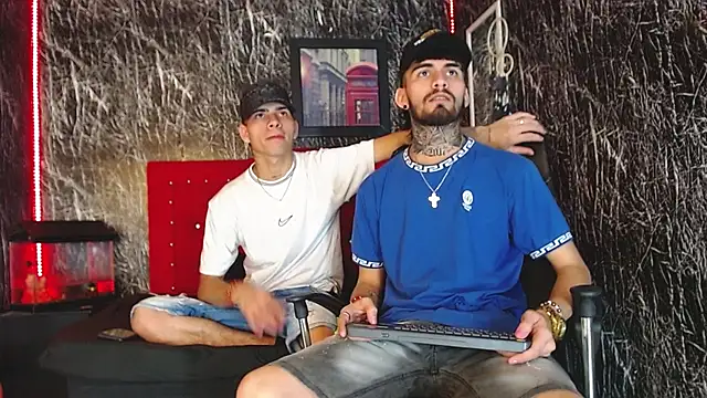 Snapshot of Brutal_Sex_Fucking chatting on December 11, 9:01 pm Brutal Sex Fucking online show from December 11, 9:01 pm