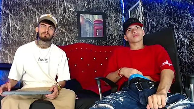 Snapshot of Brutal_Sex_Fucking chatting on December 15, 10:04 pm Brutal Sex Fucking online show from December 15, 10:04 pm