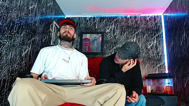 Snapshot of Brutal_Sex_Fucking chatting on December 30, 9:29 pm Brutal Sex Fucking online show from December 30, 9:29 pm