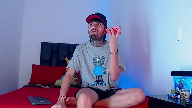 Snapshot of Brutal_Sex_Fucking chatting on January 12, 8:36 pm Brutal Sex Fucking online show from January 12, 8:36 pm