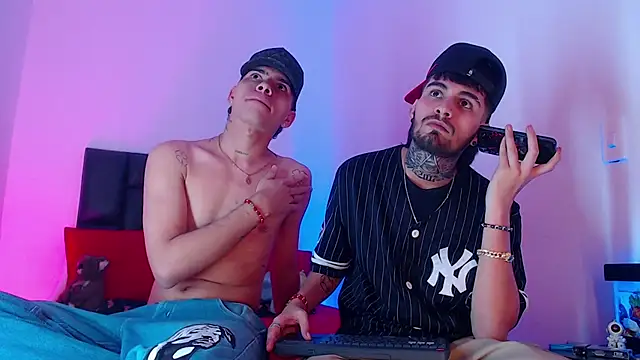 Snapshot of Brutal_Sex_Fucking chatting on January 23, 11:36 pm Brutal Sex Fucking online show from January 23, 11:36 pm