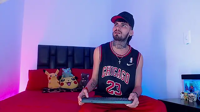 Snapshot of Brutal_Sex_Fucking chatting on January 29, 9:39 pm Brutal Sex Fucking online show from January 29, 9:39 pm