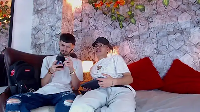 Snapshot of Brutal_Sex_Fucking chatting on February 5, 9:40 pm Brutal Sex Fucking online show from February 5, 9:40 pm