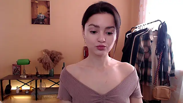 Snapshot of CuteRuby99 chatting on October 1, 5:13 am CuteRuby99 online show from October 1, 5:13 am