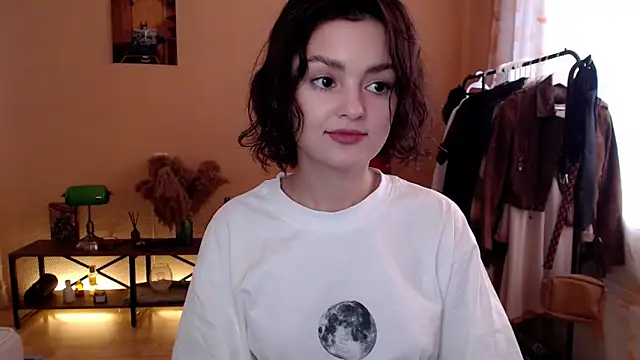 Snapshot of CuteRuby99 chatting on October 12, 10:47 am CuteRuby99 online show from October 12, 10:47 am