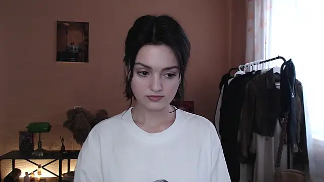 Snapshot of CuteRuby99 chatting on October 25, 10:12 am CuteRuby99 online show from October 25, 10:12 am