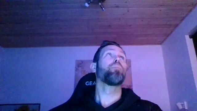 Gotta1 online show from December 6, 5:44 pm