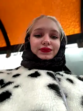 Milkyy wway online show from December 6, 7:43 am