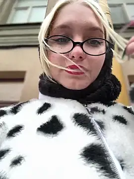 Milkyy wway online show from December 7, 7:38 am