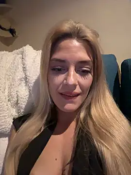 Snapshot of Lolitaxlola chatting on March 15, 11:28 pm Lolitaxlola online show from March 15, 11:28 pm