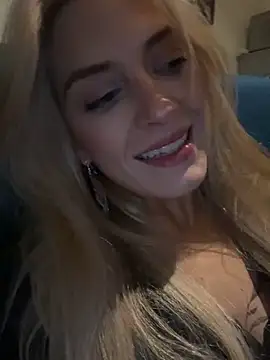 Snapshot of Lolitaxlola chatting on March 16, 6:55 pm Lolitaxlola online show from March 16, 6:55 pm