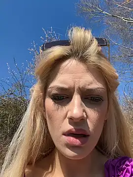 Snapshot of Lolitaxlola chatting on March 20, 11:38 am Lolitaxlola online show from March 20, 11:38 am