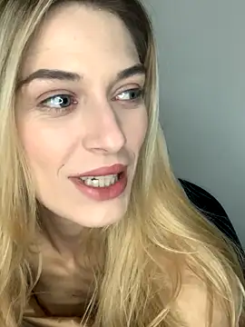 Snapshot of Lolitaxlola chatting on November 17, 9:09 pm Lolitaxlola online show from November 17, 9:09 pm