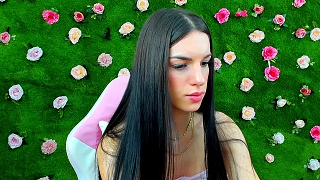 Snapshot of IrisMonn chatting on December 16, 11:55 am IrisMonn online show from December 16, 11:55 am