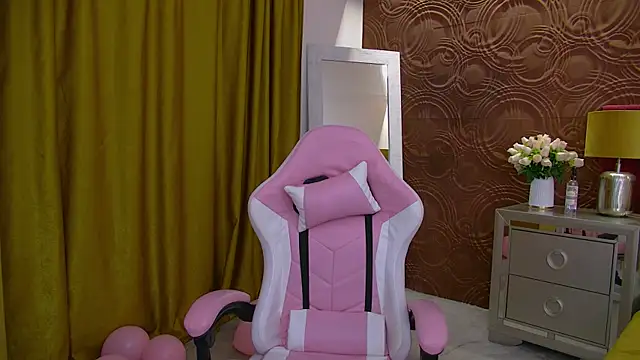 Snapshot of IrisMonn chatting on January 16, 6:03 am IrisMonn online show from January 16, 6:03 am