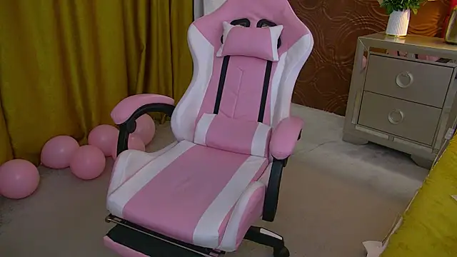 Snapshot of IrisMonn chatting on January 27, 12:16 pm IrisMonn online show from January 27, 12:16 pm