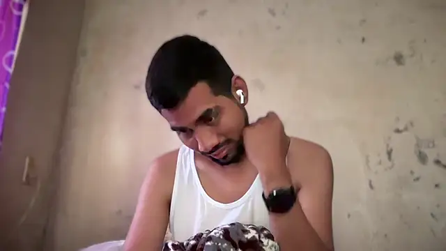 EnriquePersian197 online show from January 28, 3:14 pm