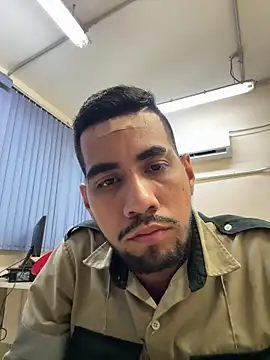 EnriquePersian197 online show from March 8, 3:28 am