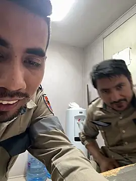 EnriquePersian197 online show from March 12, 5:35 am