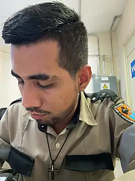 EnriquePersian197 online show from March 19, 1:32 am