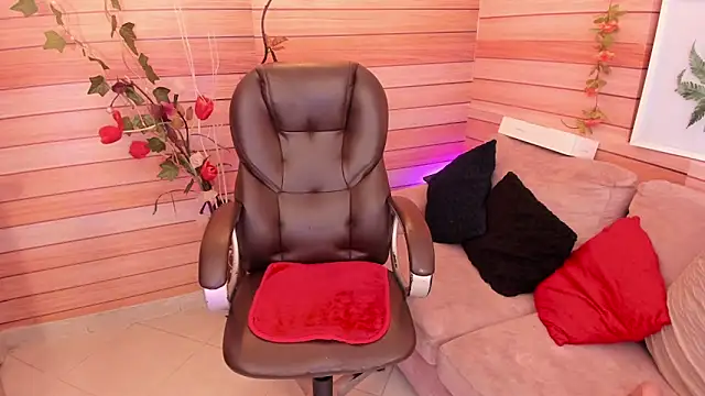 marien thomson  online show from March 15, 10:55 pm