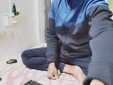 Snapshot of loveboyrp chatting on February 11, 2:57 am loveboyrp online show from February 11, 2:57 am