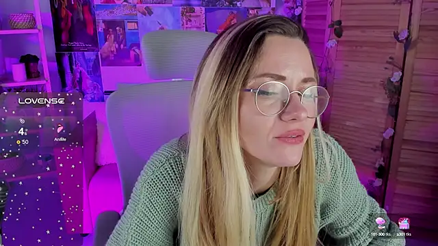 LadyIzabel online show from December 12, 3:05 pm