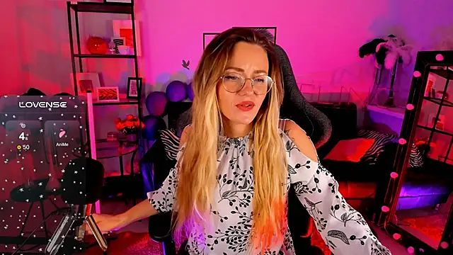 LadyIzabel online show from January 8, 11:43 am