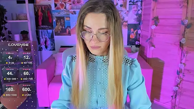 LadyIzabel online show from February 8, 9:24 am