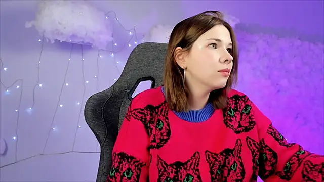 AliceSunday online show from February 11, 2:13 pm