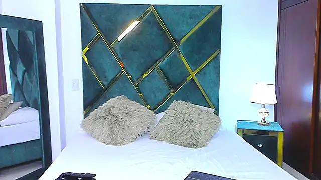 Criss Ariana online show from February 12, 11:51 am